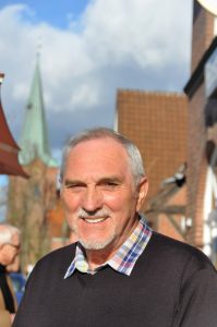 Dr. Manfred Link